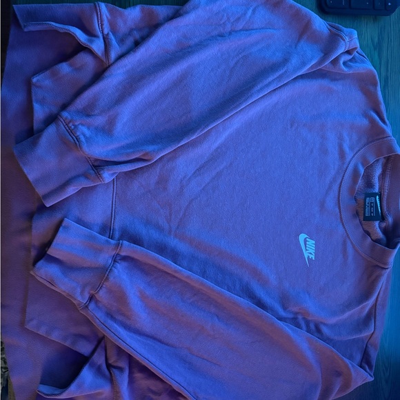 Nike Lavender Crewneck Sweatshirt - Picture 1 of 4